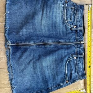 Denim front zipper skirt